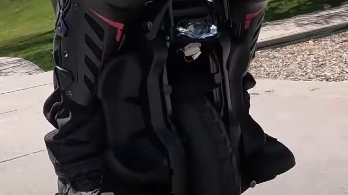 2025 Nosfet Aero riding gear profile