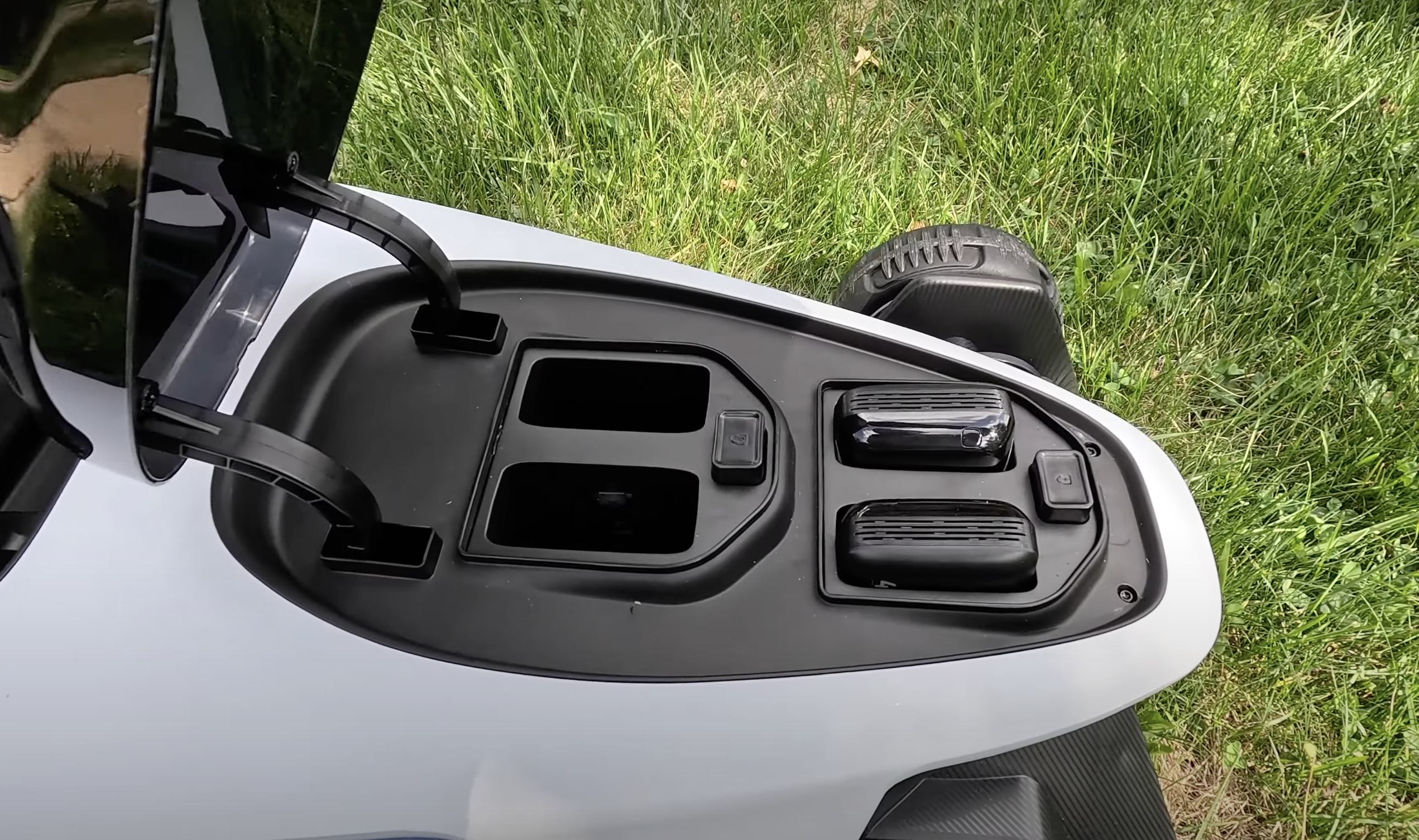 litheli-easysurge-lawn-mower-2