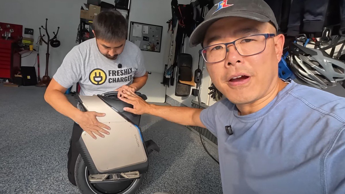 2023 InMotion V12S inmotion-v12s-review-a-detailed-look-at-a-feature-rich-electric-unicycle-2