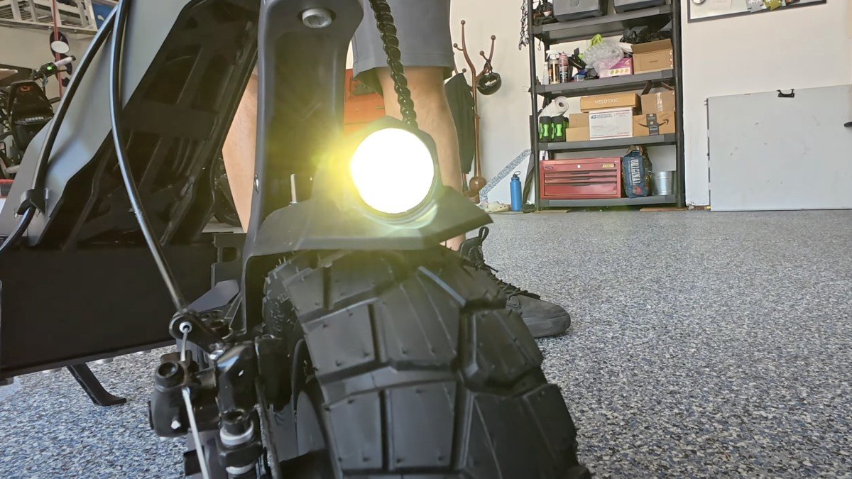 2023 Ausom L2 Max Dual Motor ausom-l2-max-dual-motor-review-4