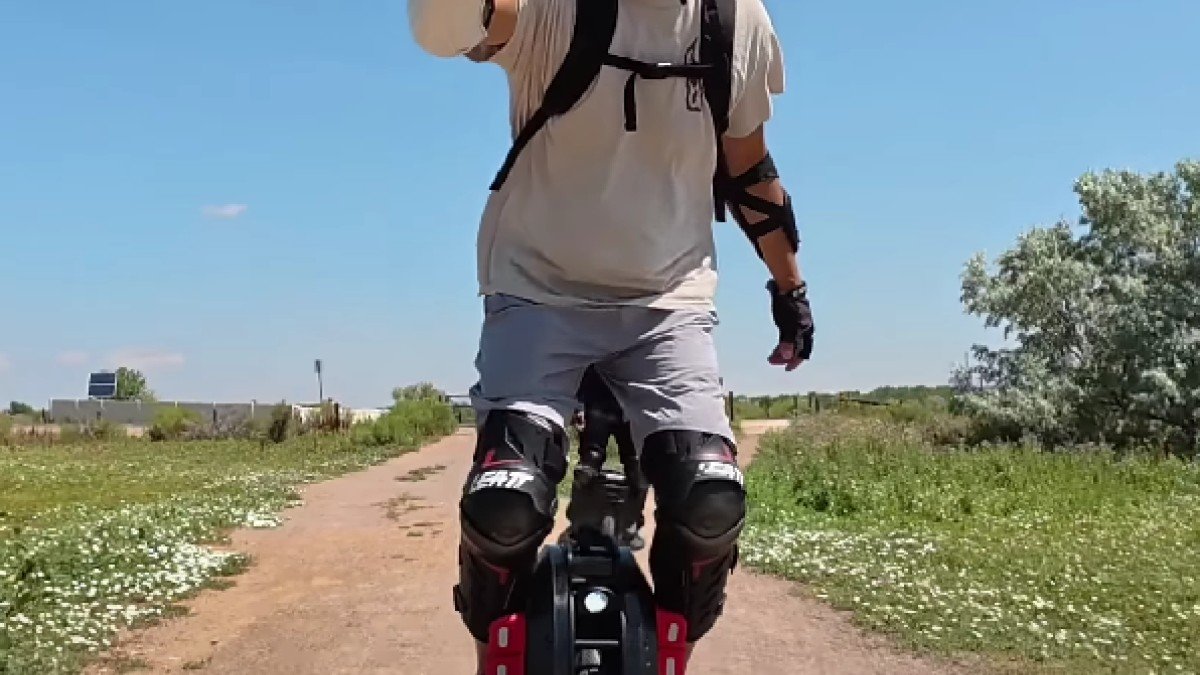 2024 Begode C8 riding action