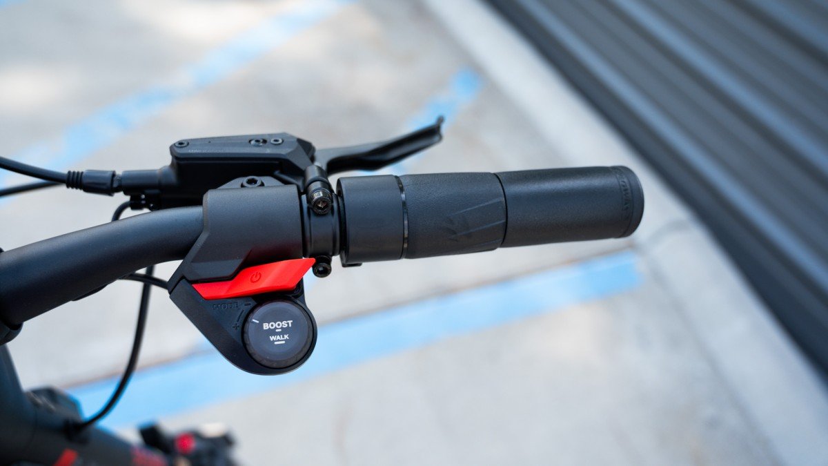 2024 Segway GT3 Pro handlebar grip control