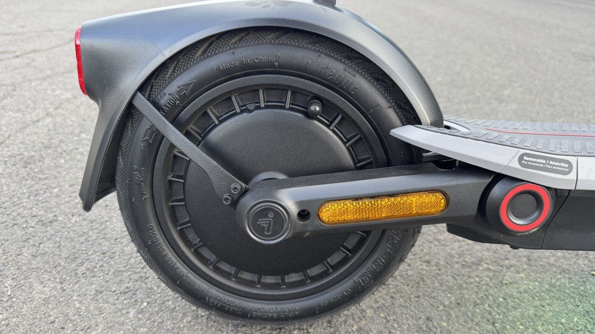 2025 Segway E3 Pro front wheel detail alt