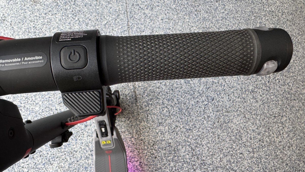 2025 Segway E3 Pro handlebar grip detail