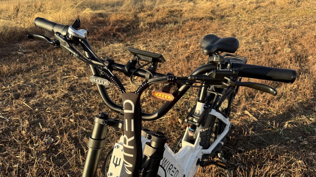 2026 Wired Ebikes Viper wired viper cockpit.HEIC