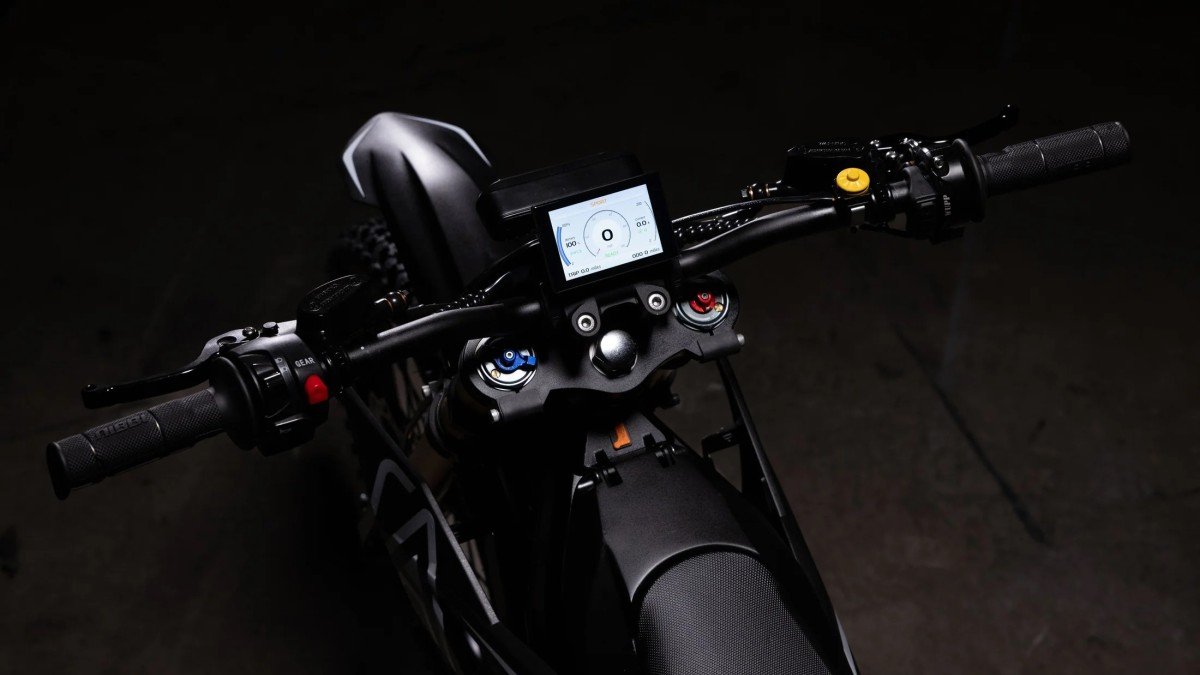 2025 Altis Sigma MX handlebar details