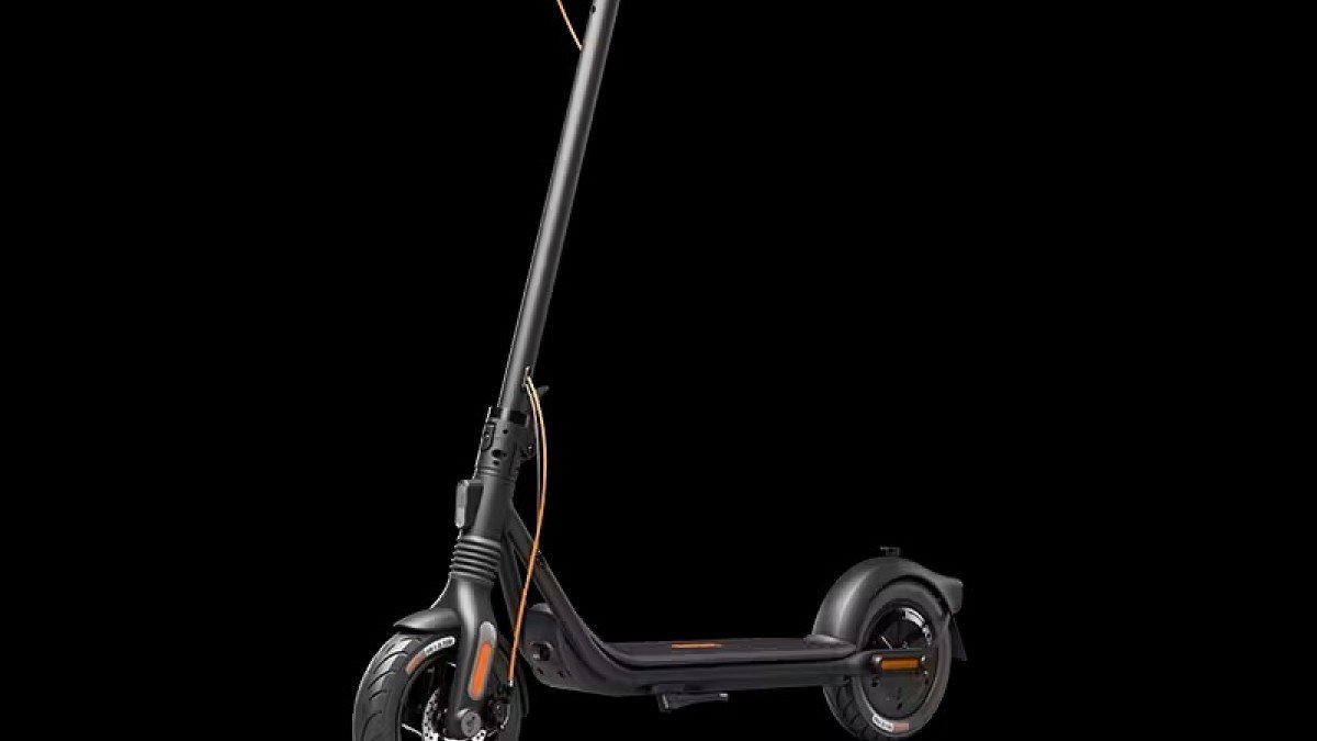 2023 Segway F2 Pro front angle