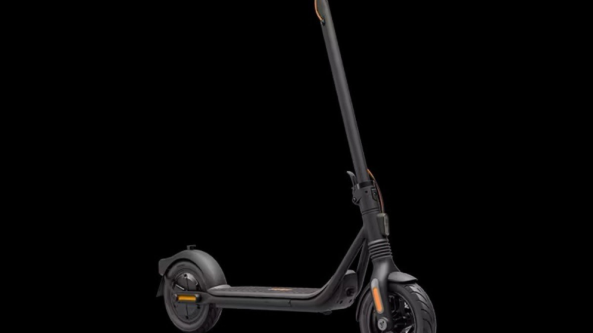 2023 Segway F2 Pro scooter front profile