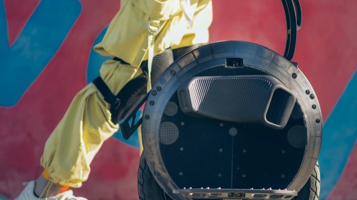 2024 Begode C8 holding handle