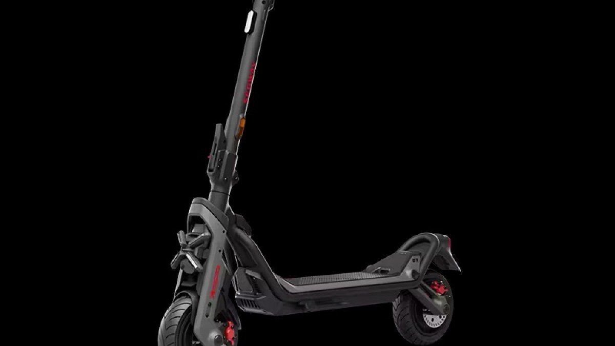 2024 Segway GT3 Pro angled front profile