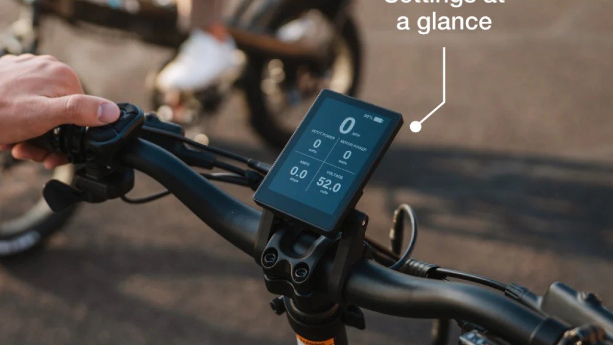 2024 Lectric XP 4.0 center mounted display