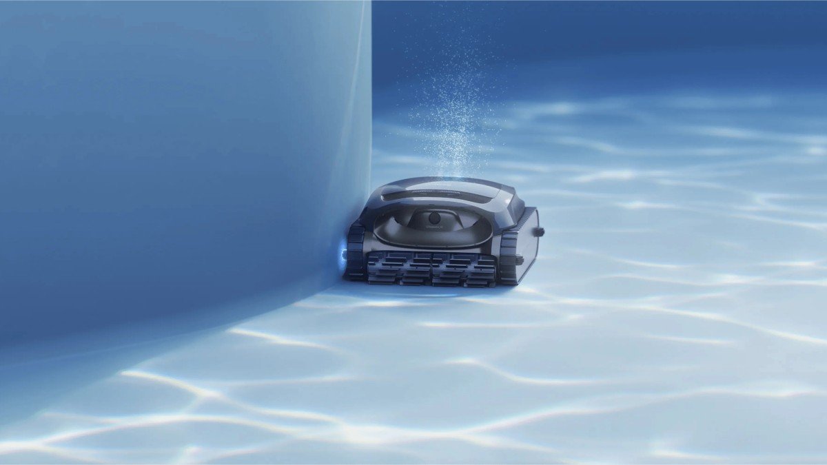 2024 Beatbot AquaSense 2 cleaning action