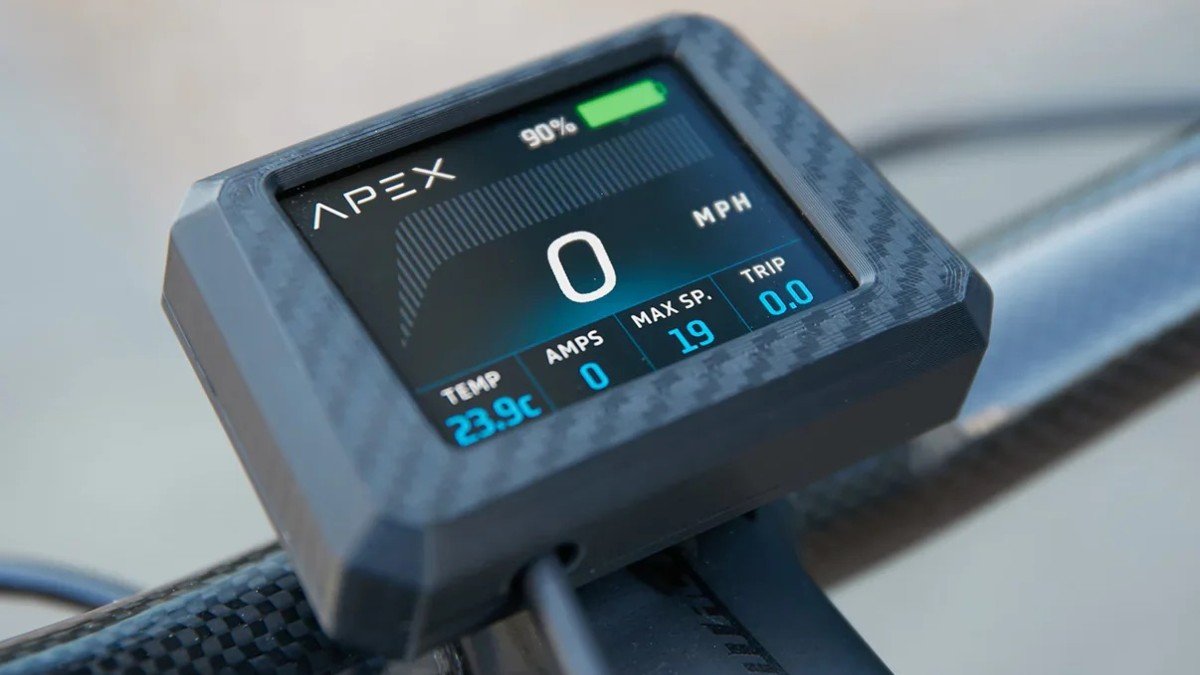 2022 Rion Apex display screen close up