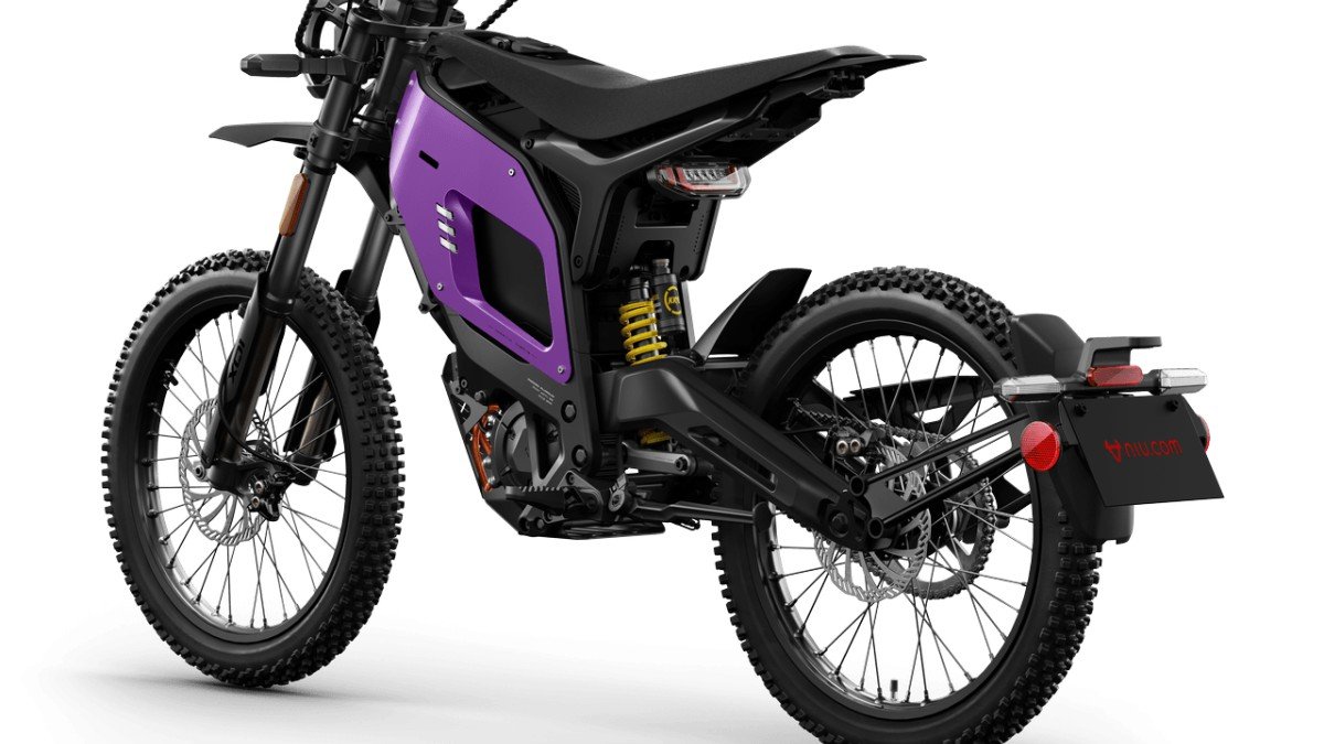 2024 NIU XQi3 rear purple profile