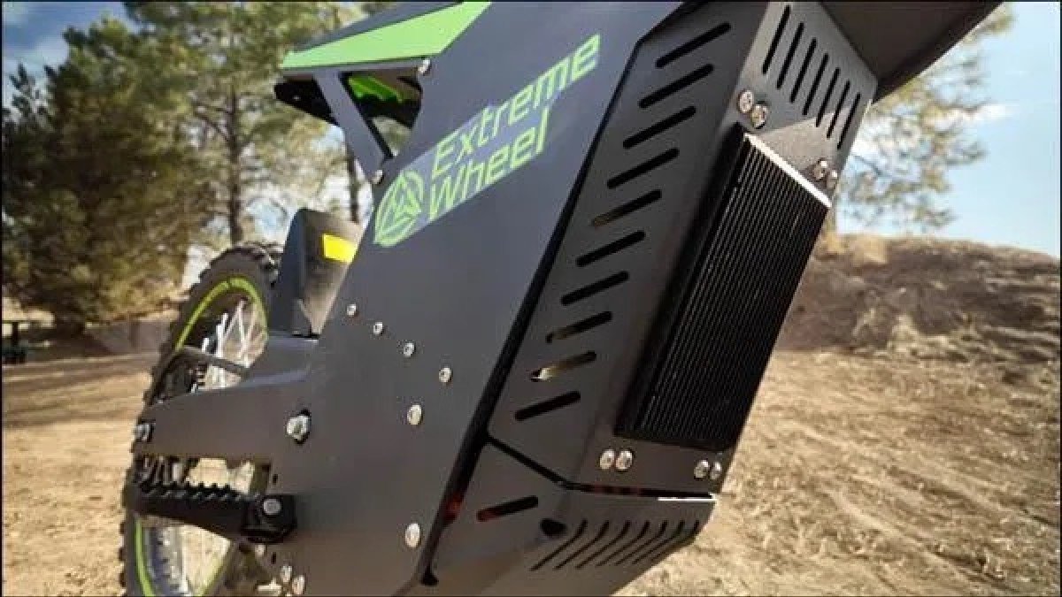 2025 Extreme Wheel ES battery detail