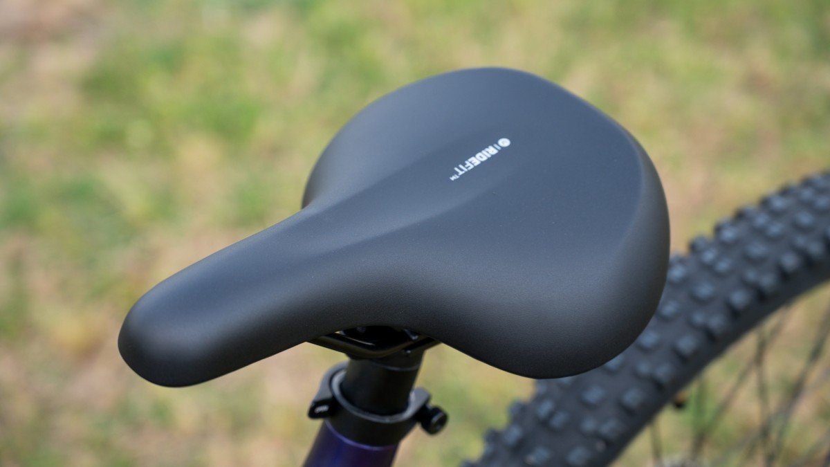 2026 Velotric Summit 2 saddle.jpg