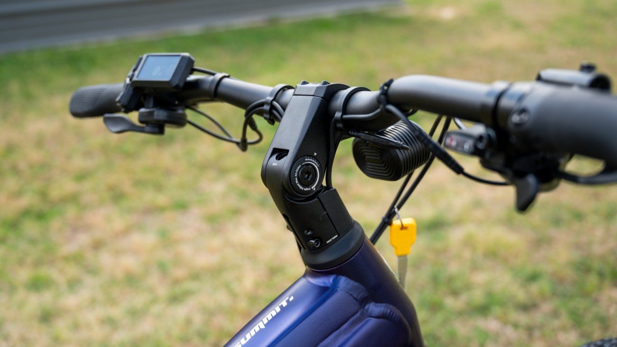 2026 Velotric Summit 2 adjustable stem.jpg