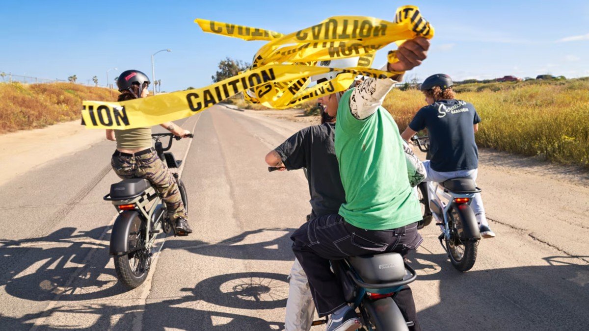 2023 Electra Ponto Go action riding lifestyle