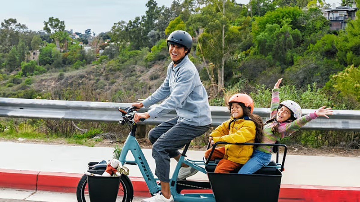 2024 Trek Fetch+ family riding lifestyle