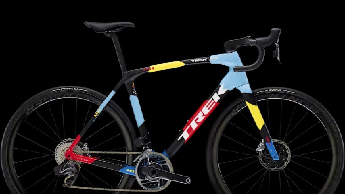 2023 Trek Domane+ SLR carbon side profile