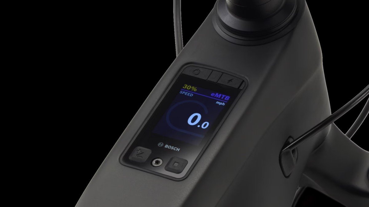 2024 Trek Rail + (9.9 XO) integrated display detail