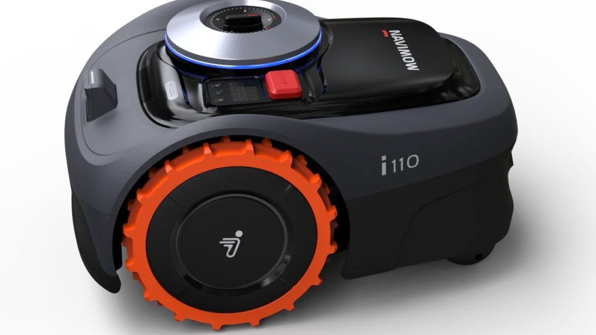 2023 Segway Navimow side profile