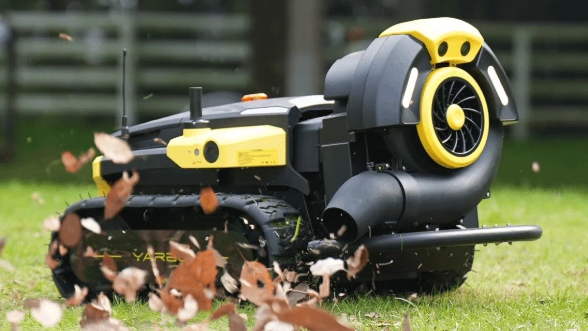 2024 Yarbo Lawn Mower leaf blowing 