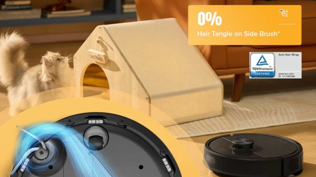 2024 Roborock Q7 M5+ pet hair tangle scene
