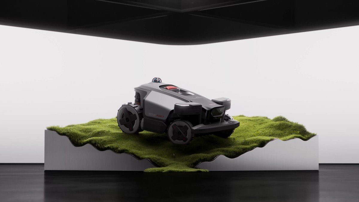 2026 Roborock RockMow X1 LiDAR Robotic Lawnmower