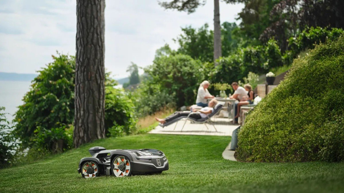 2025 Husqvarna 435 iQ set and forget