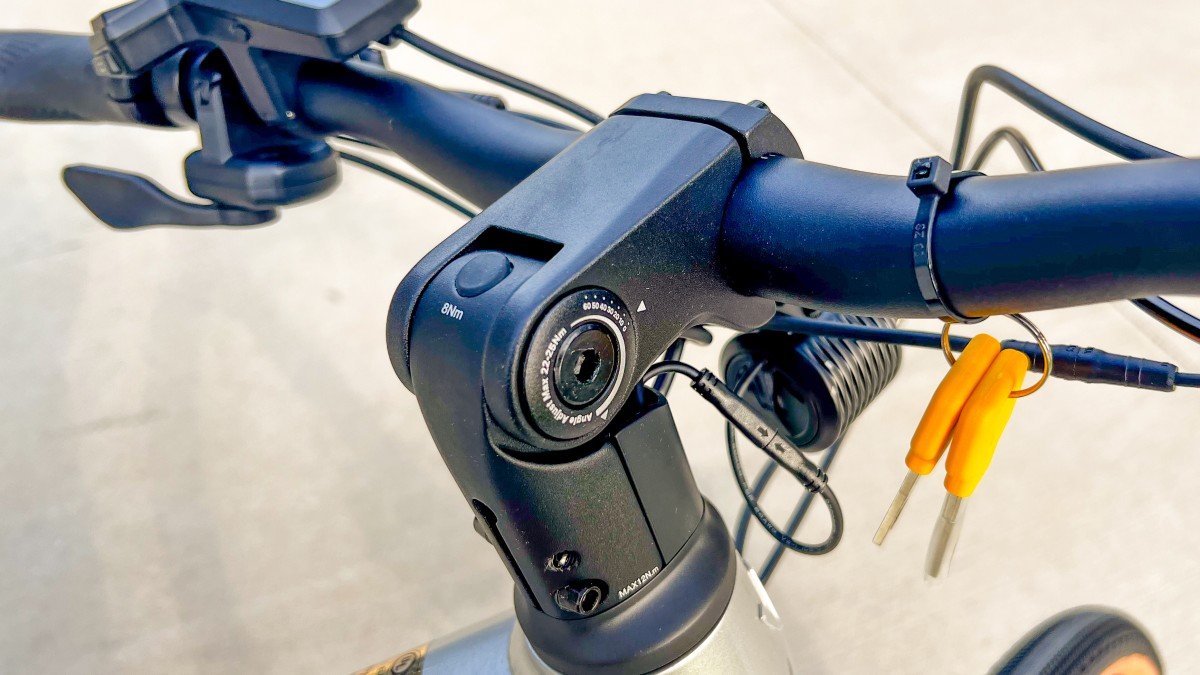 2026 Velotric Tempo adjustable stem.jpg