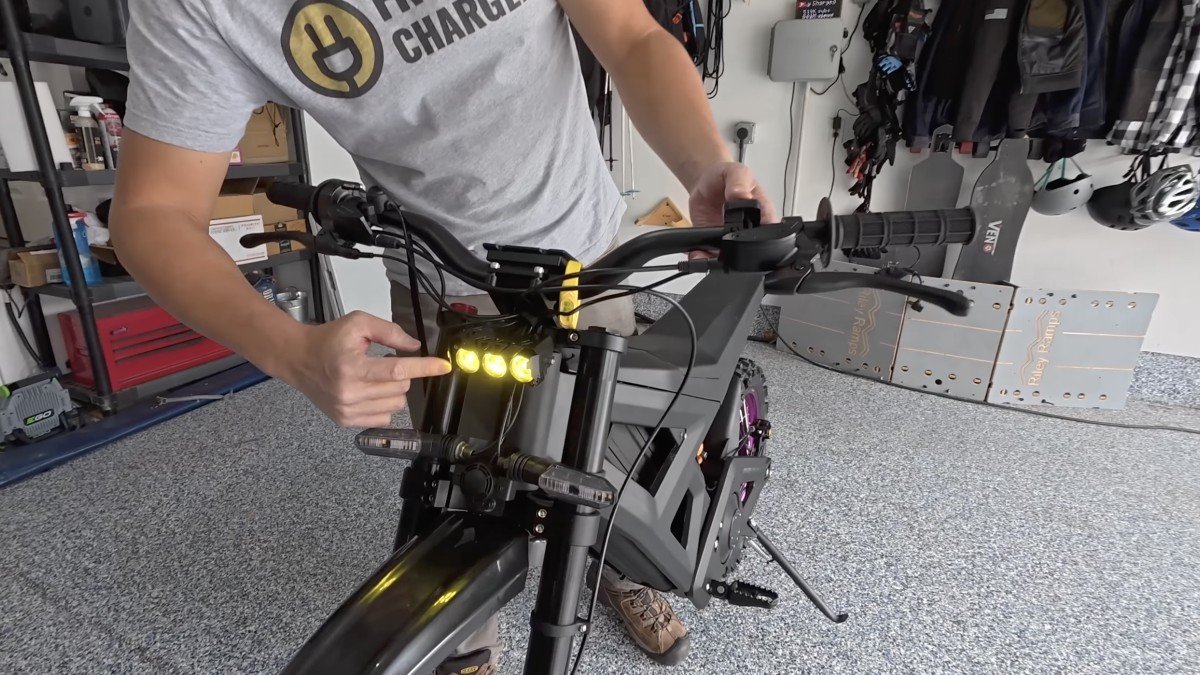 2025 Extreme Wheel A1 Mini headlight.jpeg