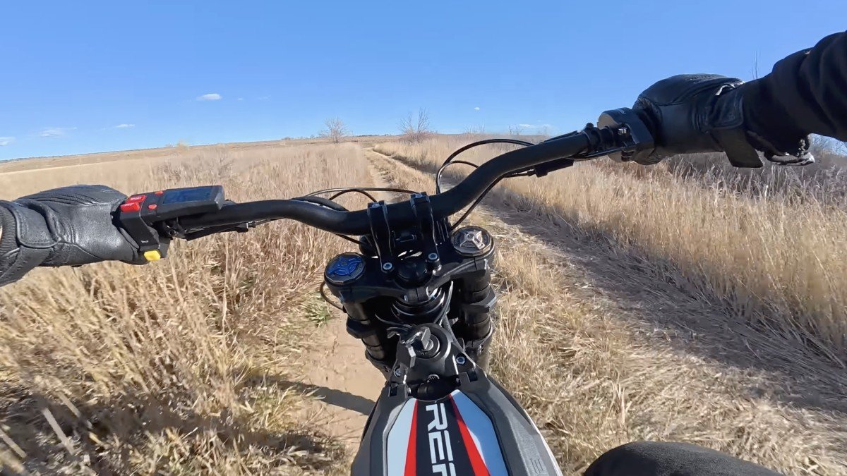 2024 Cyberbike Charger R1 cockpit view.png