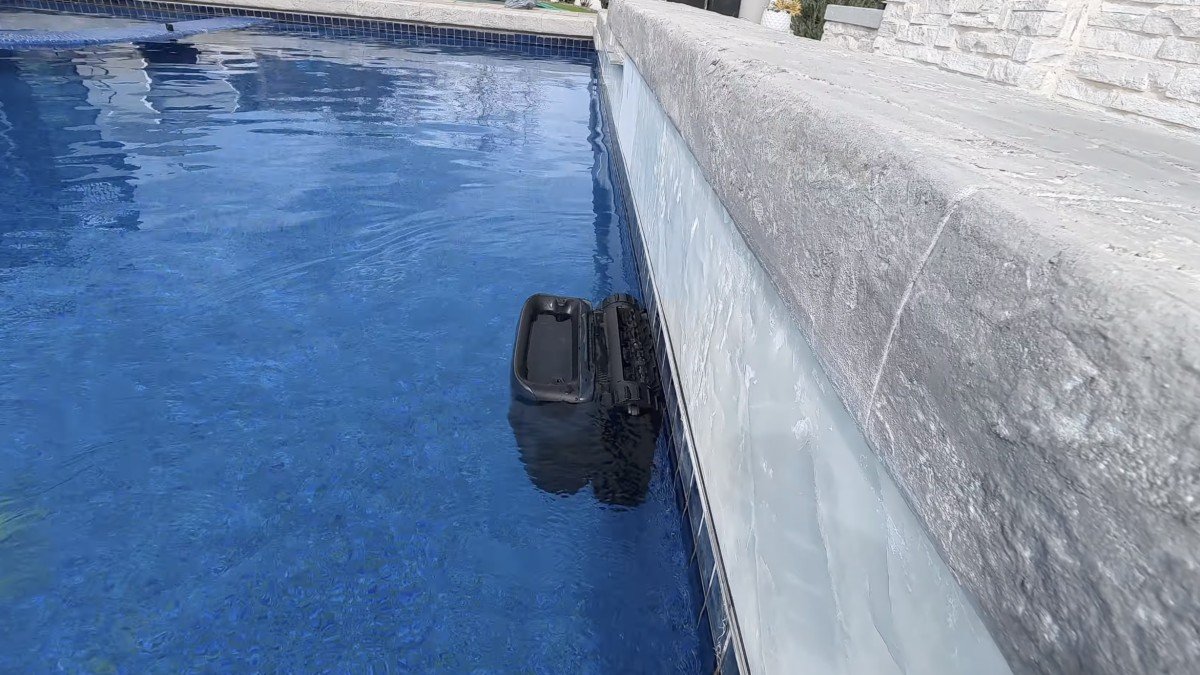 2026 Beatbot Sora 70 wall clean.png