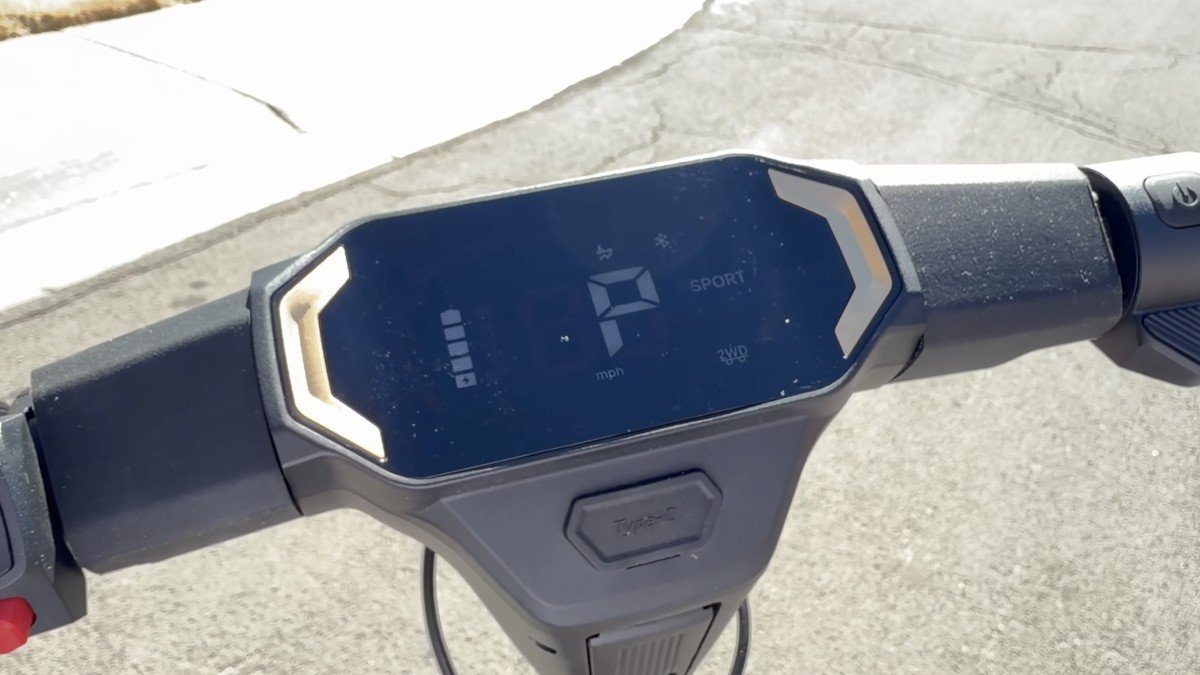 2026 NAVEE UT5 Ultra X LED display.png 2026 NAVEE UT5 Ultra X LED display.png