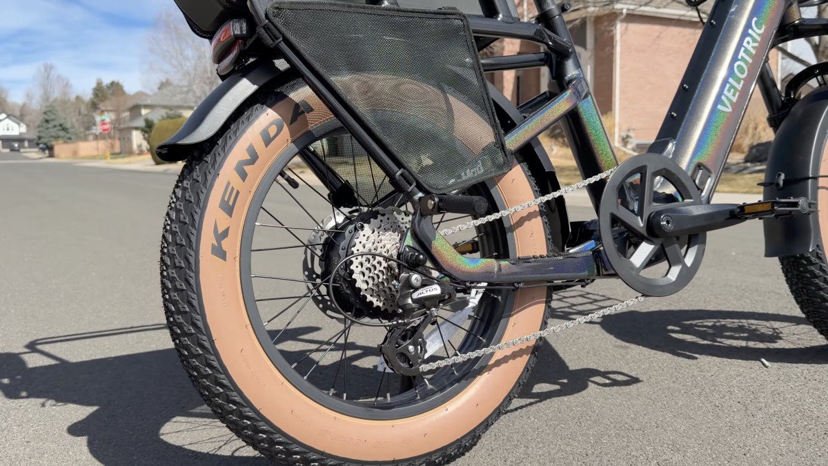 2026 Velotric GoMad rear wheel.png