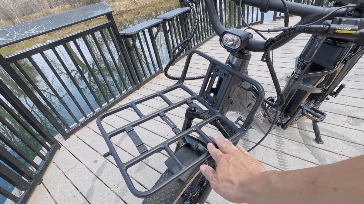 2026 Velotric GoMad front cargo.png 2026 Velotric GoMad front cargo.png