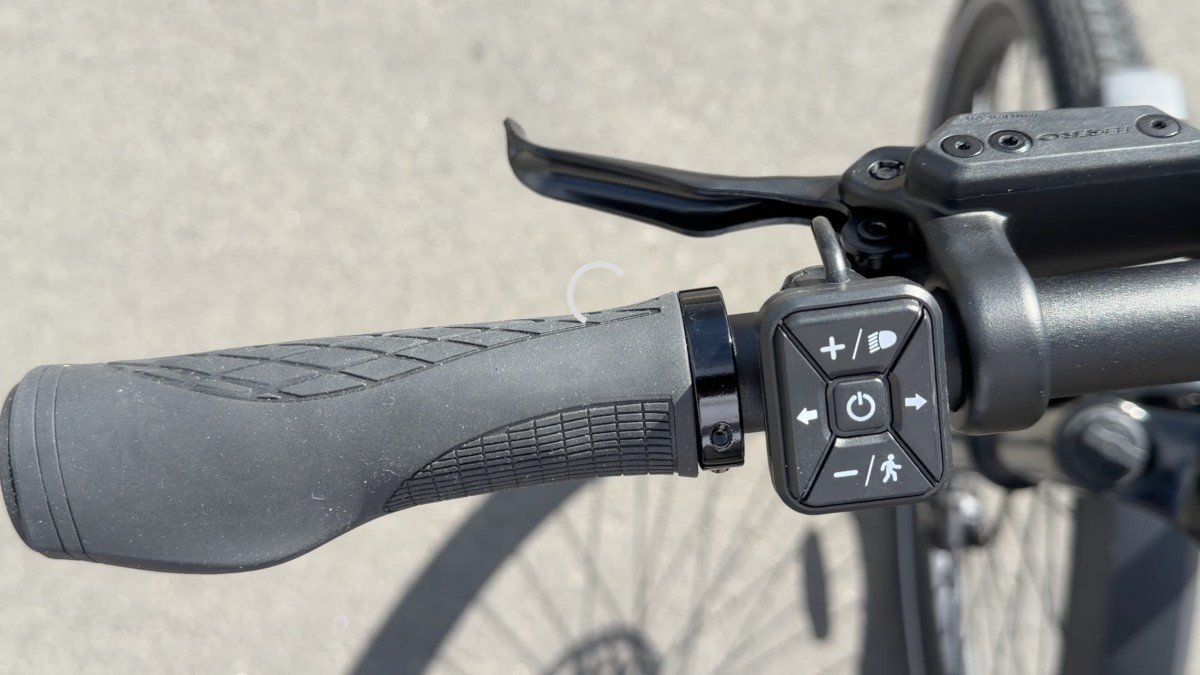 2026 Aventon Level 4 ADV wing grip.png