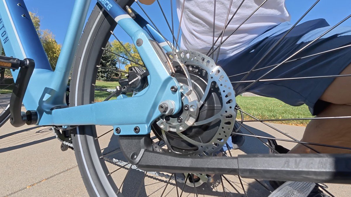 2025 Aventon Pace 4 wheel lock.png