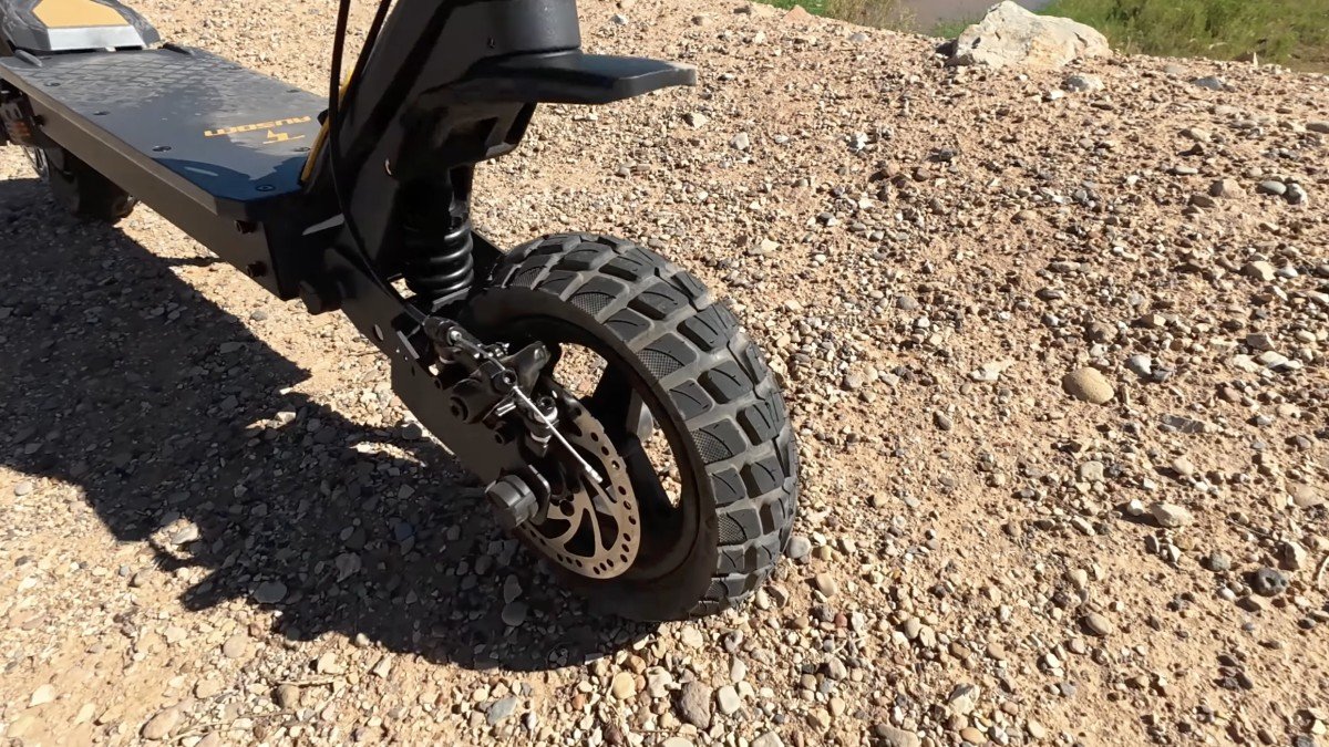 2025 Ausom L1 tires.png