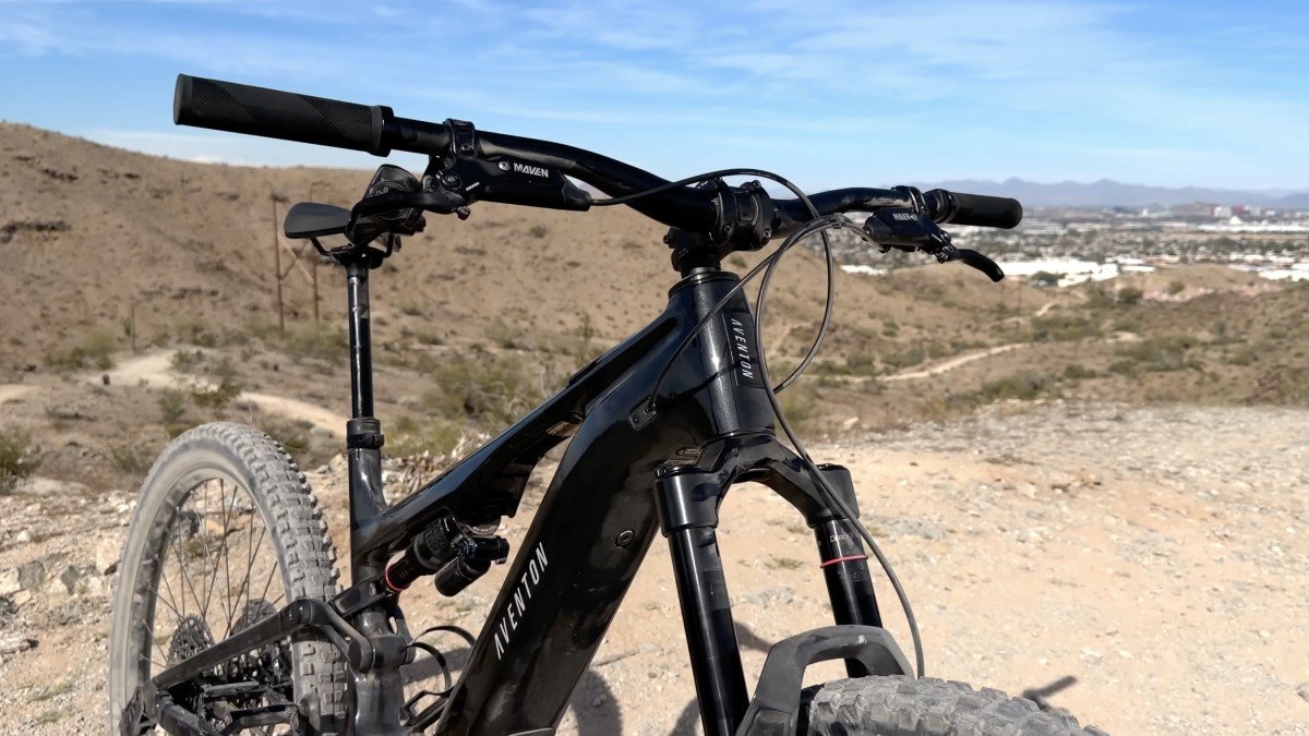 2026 Aventon Current EXP front detail.png