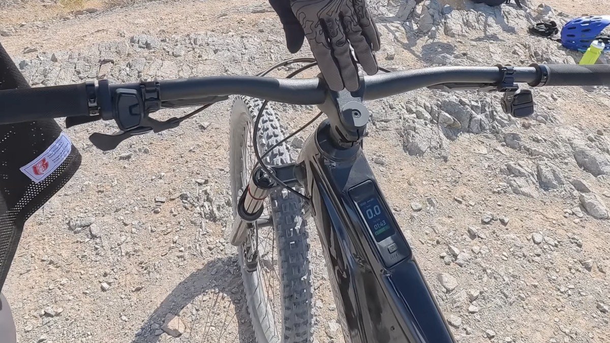 2026 Aventon Current EXP cockpit.png