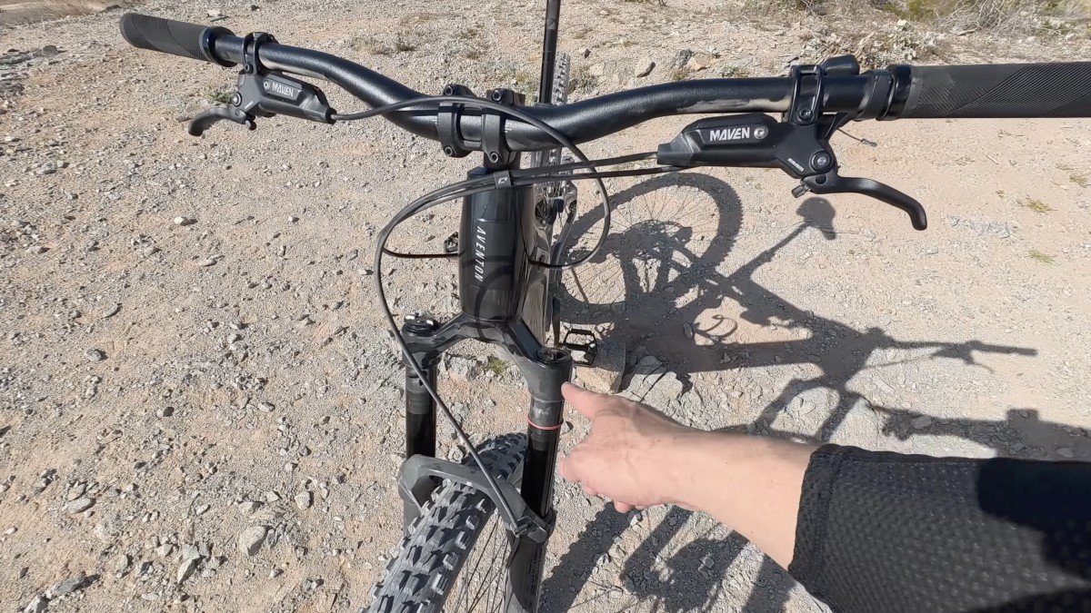 2026 Aventon Current EXP front suspension.png