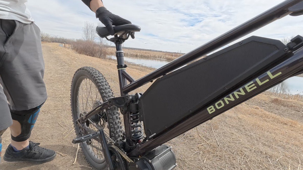 2026 Bonnell 775 MX integrated battery.png