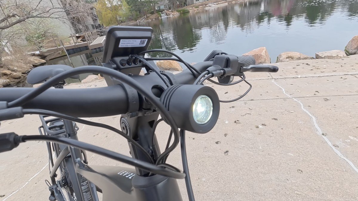 2026 Aventon Level 4 REC head light.png