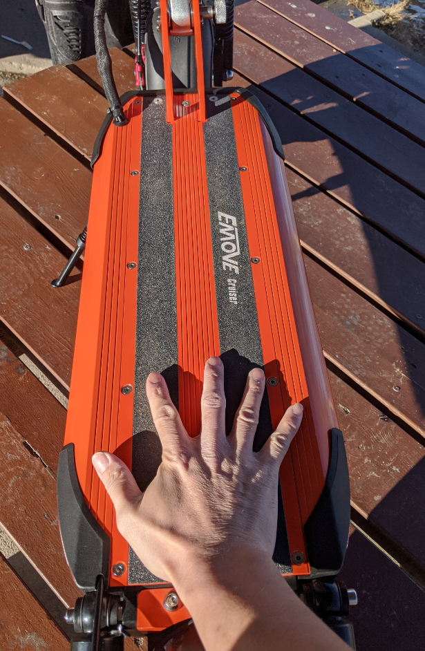 Emove-Cruiser-Wide-Deck