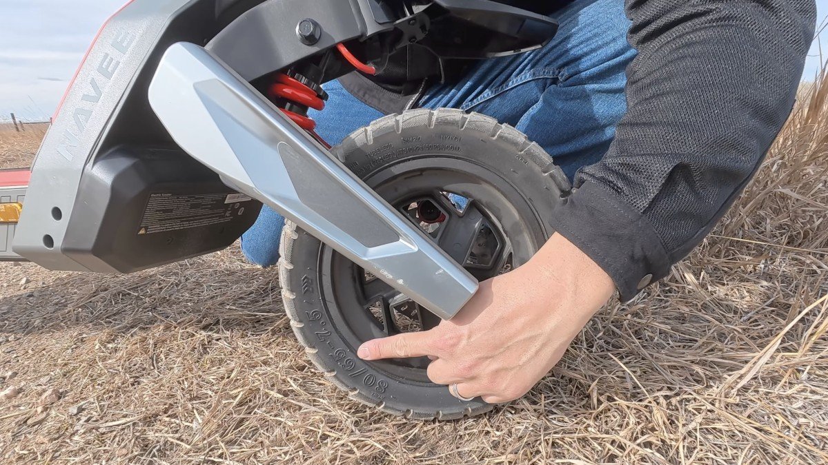 2026 NAVEE XT5 Pro tire.png