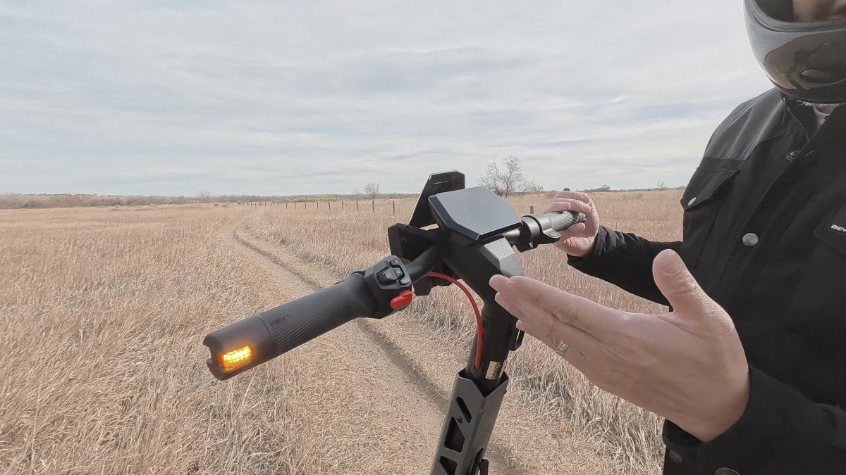 2026 NAVEE XT5 Pro turn signals.png