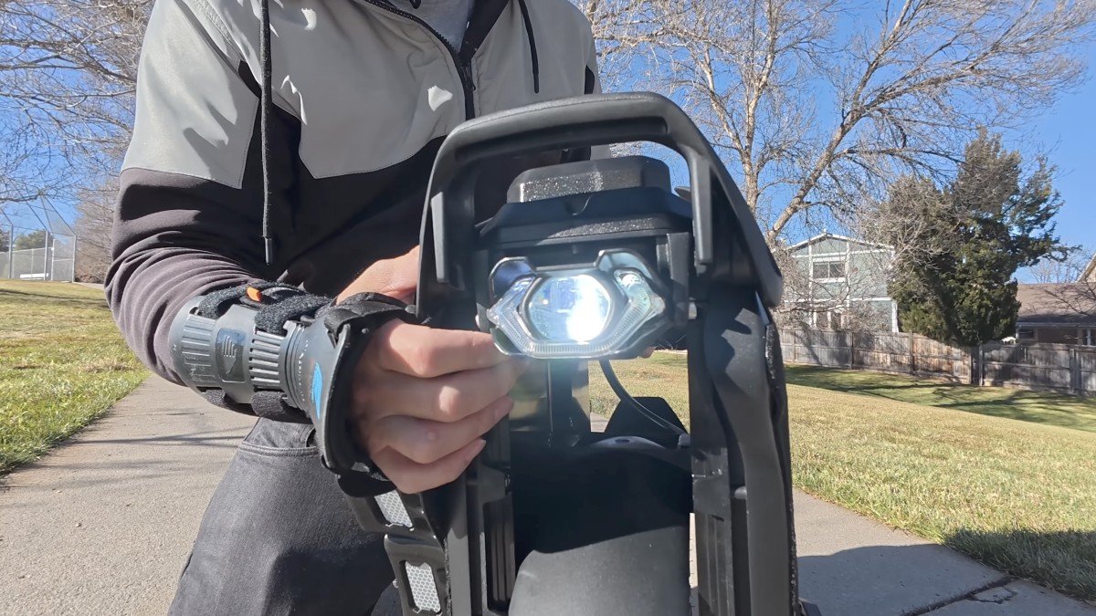 2026 Nosfet Aeon head light.png