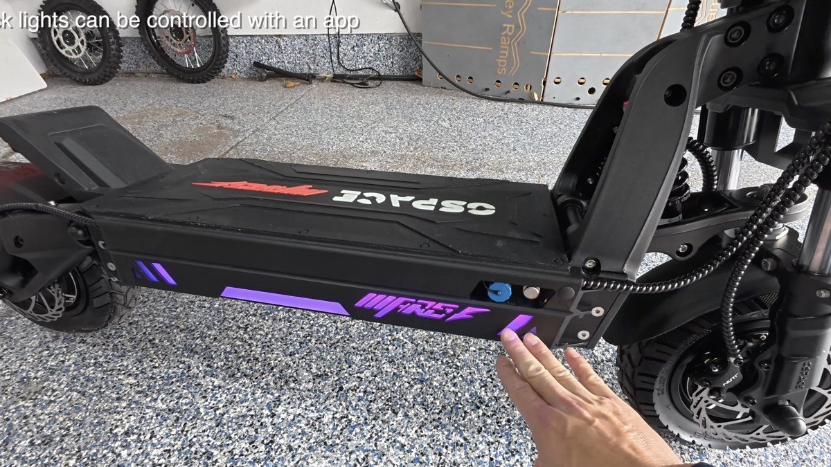 2025 Gspace Mars GTR deck lights.png